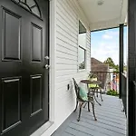 Grand 10-Bedroom Oasis In Nola