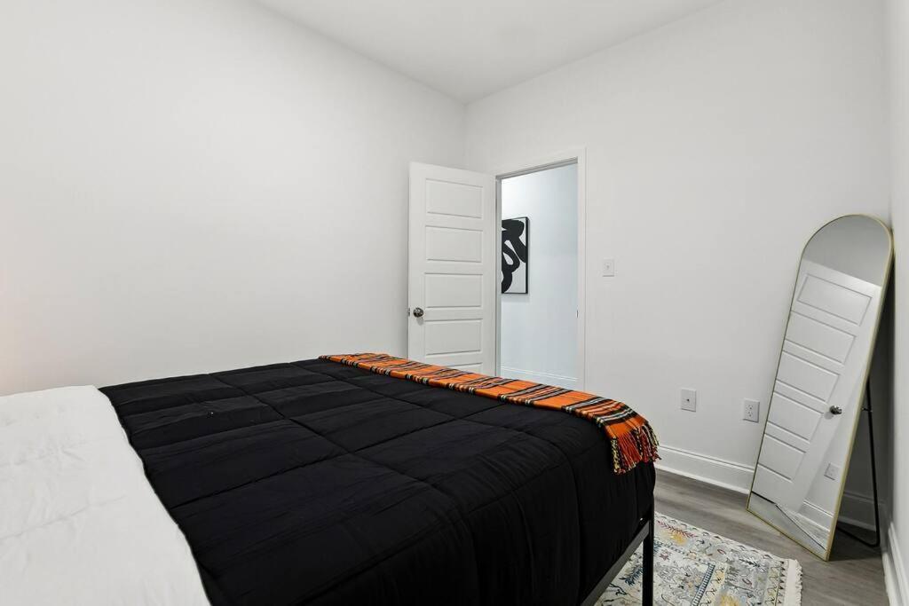 Grand 10-bedroom Oasis In Nola Apartment *
