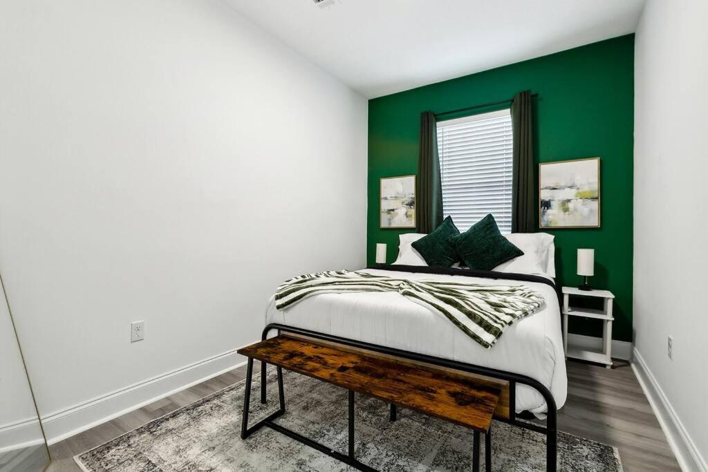 Grand 10-bedroom Oasis In Nola *