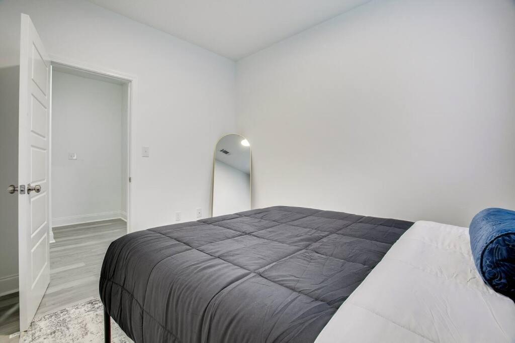Apartment Grand 10-bedroom Oasis In Nola New Orleans