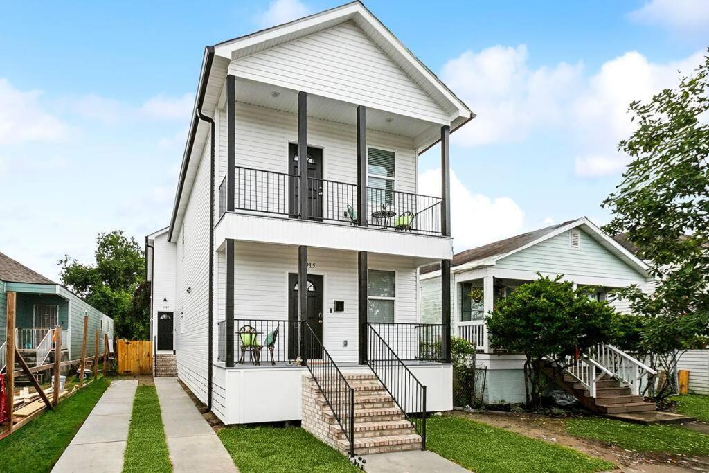 Grand 10-bedroom Oasis In Nola New Orleans