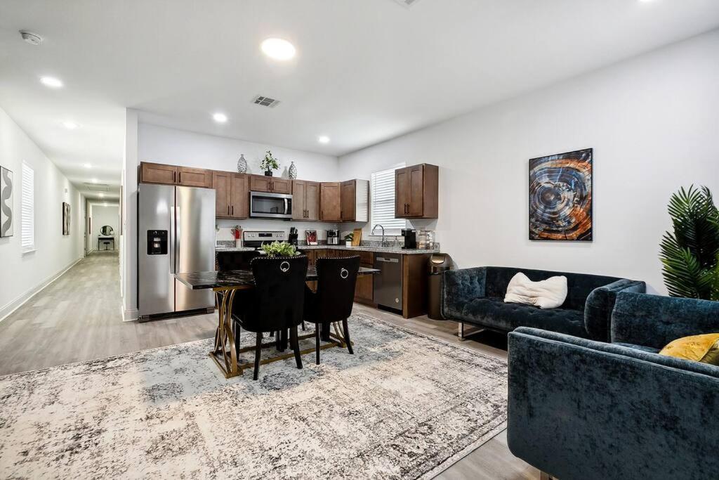 Apartment Grand 10-bedroom Oasis In Nola